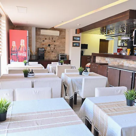 елица 2* Μπάνσκο